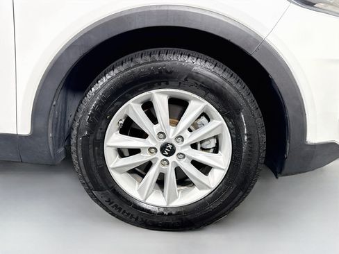 Used 2019 Kia Sorento FWD image 31