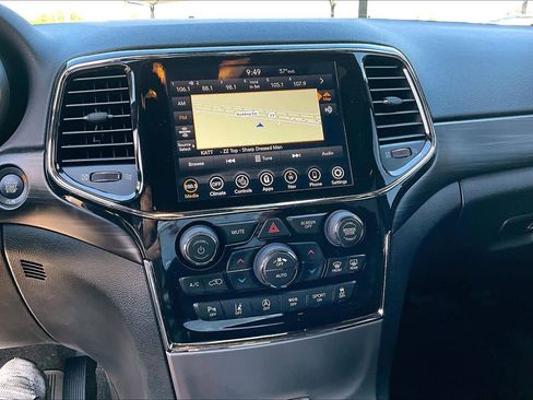 Used 2022 Jeep Grand Cherokee Laredo X RWD image 29