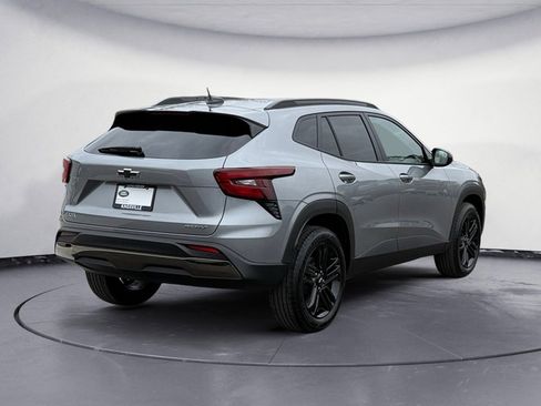 Used 2025 Chevrolet Trax ACTIV w/ Driver Confidence Package image 10