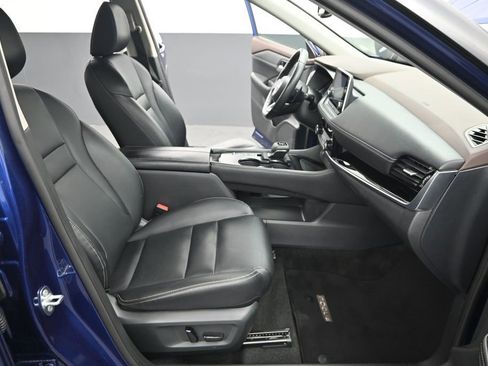 Used 2023 Nissan Rogue SL FWD image 29
