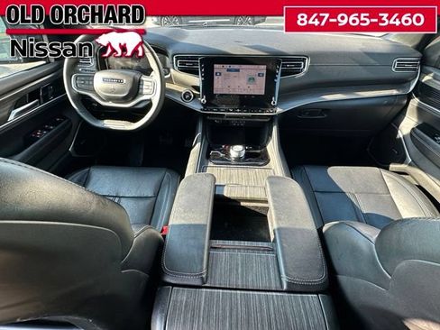 Used 2024 Jeep Wagoneer Series II w/ Flexible Seating Group AWD/4WD image 16