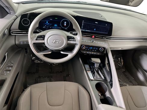 Used 2023 Hyundai Elantra SEL w/ Convenience Package FWD image 23
