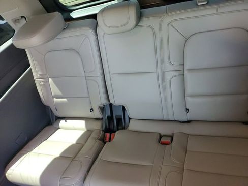 Used 2024 Lincoln Navigator Reserve AWD/4WD image 9