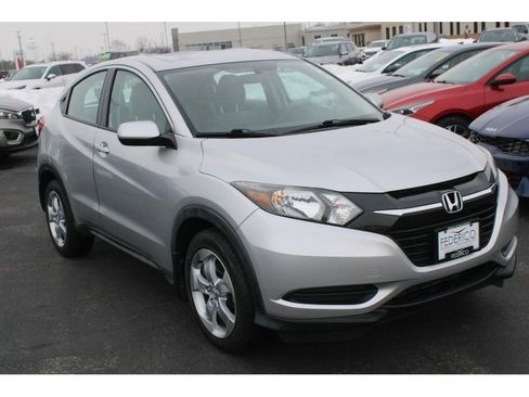 Used 2016 Honda HR-V LX image 2