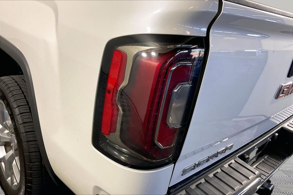 Used 2018 GMC Sierra 1500 SLT w/ SLT Premium Package AWD/4WD image 21