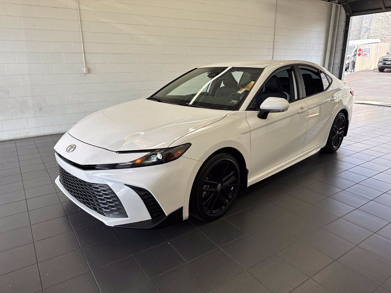 Used 2026 Toyota Camry SE w/ Multimedia Upgrade Package FWD image 4