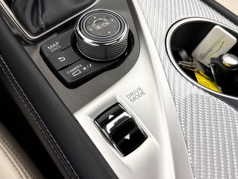 Used 2017 INFINITI Q60 Red Sport 400 image 10