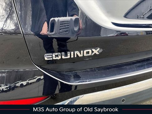 Used 2021 Chevrolet Equinox LT image 24