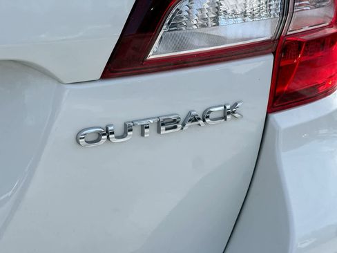 Used 2019 Subaru Outback 2.5i Touring image 18