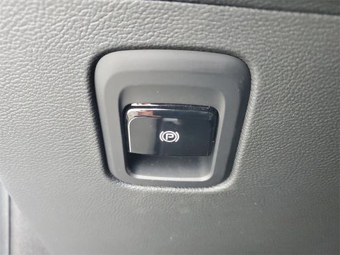 Used 2024 Maserati Grecale GT image 22