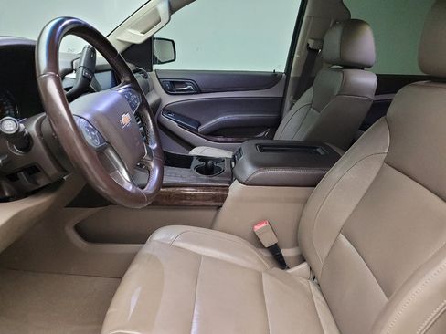 Used 2019 Chevrolet Suburban LT AWD/4WD image 17