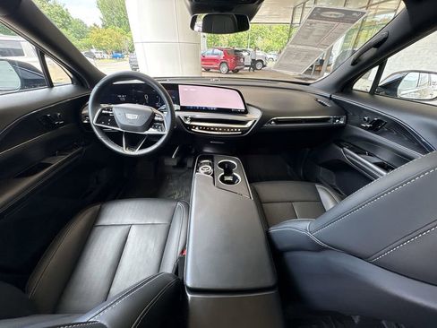 Certified 2024 Cadillac Lyriq Luxury AWD/4WD image 21
