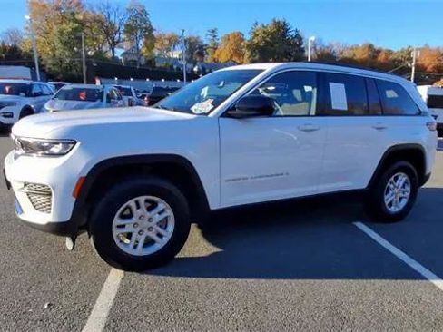 Certified 2024 Jeep Grand Cherokee Laredo w/ Trailer Tow Package image 4