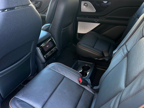 New 2026 Lincoln Aviator Black Label AWD/4WD image 11