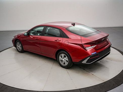 Used 2025 Hyundai Elantra SE image 6