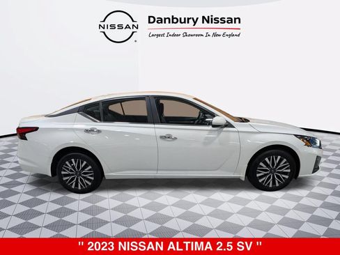 Certified 2023 Nissan Altima 2.5 SV AWD/4WD image 2