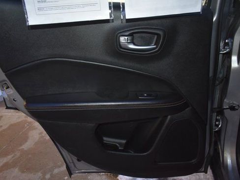 Used 2019 Jeep Compass Latitude image 31