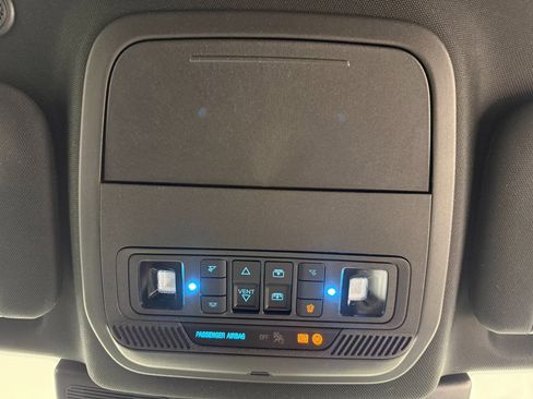 Used 2023 Ford Explorer Platinum w/ Technology Package image 29