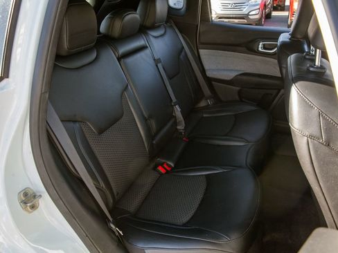 Used 2023 Jeep Compass Latitude AWD/4WD image 12