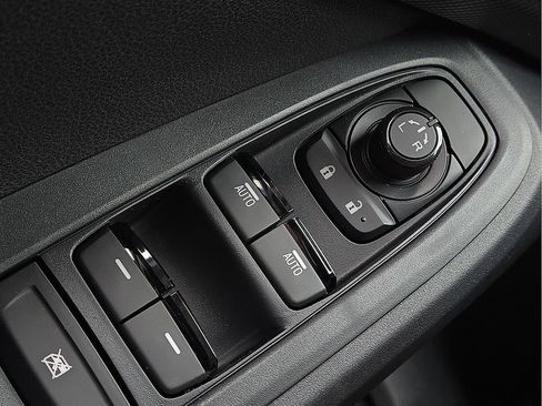 Certified 2025 Subaru Crosstrek 2.5i Premium AWD/4WD image 18