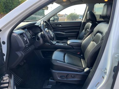 Used 2023 Nissan Pathfinder SL AWD/4WD image 22