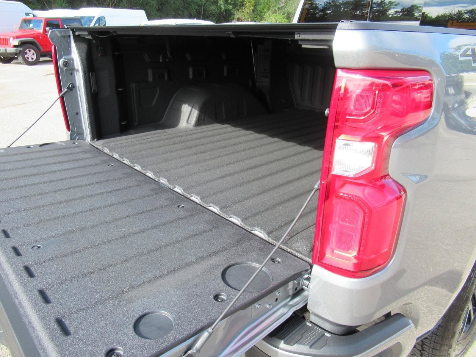 Used 2026 Chevrolet Silverado 1500 RST w/ Safety Package AWD/4WD image 37