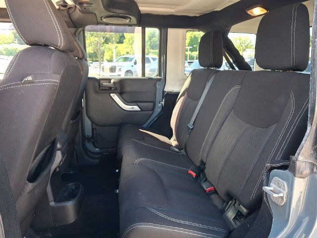 Used 2014 Jeep Wrangler Unlimited Sahara w/ Connectivity Group AWD/4WD image 19