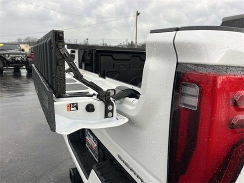 Used 2024 GMC Sierra 2500 Denali w/ Denali Reserve Package image 6