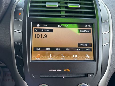 Used 2019 Lincoln MKC Premiere image 28