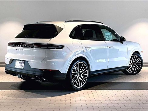 New 2026 Porsche Cayenne S image 7