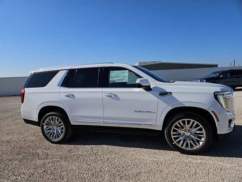 New 2026 GMC Yukon Denali w/ Sun & Power Step Package image 6