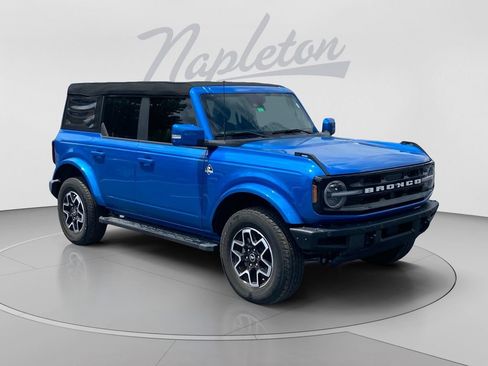 Used 2024 Ford Bronco Outer Banks AWD/4WD image 8
