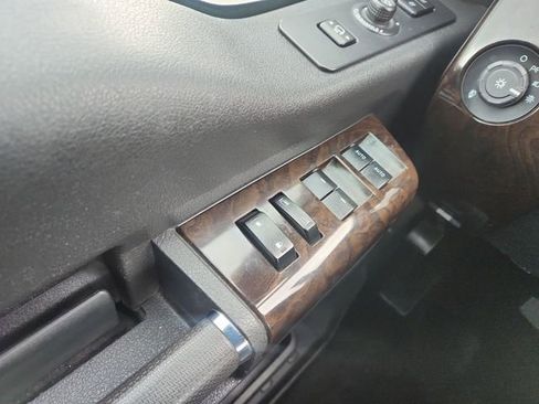 Used 2016 Ford F350 Platinum w/ Platinum Package image 16