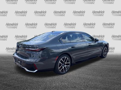 Used 2023 BMW i7 xDrive60 w/ Executive Package 2 AWD/4WD image 10
