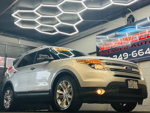 Used 2014 Ford Explorer XLT w/ Equipment Group 202A AWD/4WD image 1