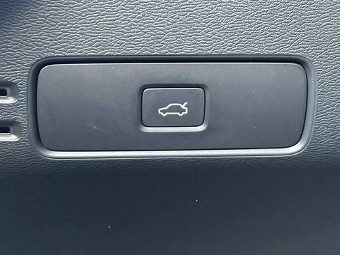 Certified 2023 Volvo XC40 Recharge Ultimate w/ Protection Package Premier AWD/4WD image 32