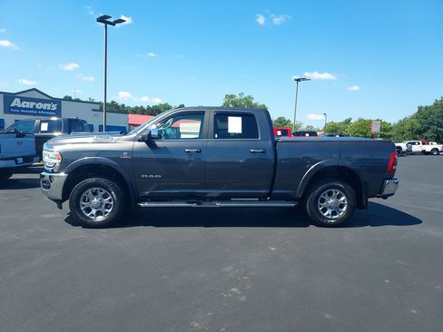 Used 2022 RAM 3500 Laramie AWD/4WD image 2