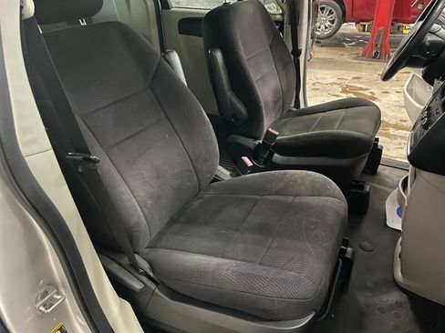 Used 2011 Dodge Grand Caravan C/V image 15