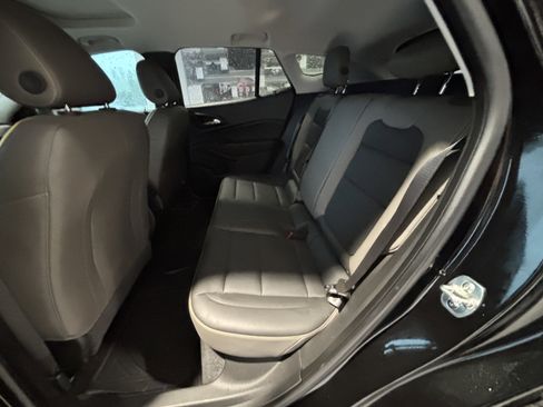 Used 2024 Chevrolet Trax ACTIV w/ Sunroof Package FWD image 17