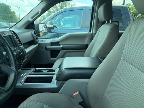Used 2018 Ford F150 XLT w/ Equipment Group 302A Luxury AWD/4WD image 4