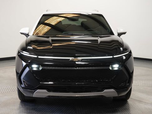 Used 2025 Chevrolet Equinox EV LT w/ Convenience Package image 2