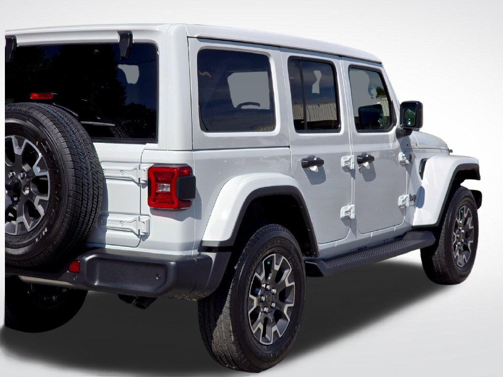 New 2027 Jeep Wrangler Unlimited Sahara AWD/4WD image 40