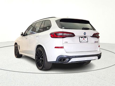 Used 2022 BMW X5 M50i image 6