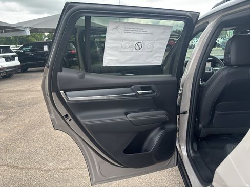 Used 2027 GMC Terrain Elevation w/ Elevation Premium Package FWD image 13