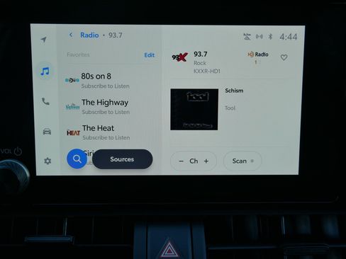 Used 2025 Toyota RAV4 XLE image 22