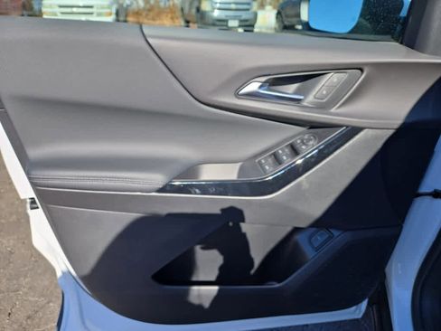 New 2026 Chevrolet Equinox LT w/ Convenience Package II image 11