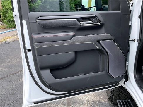 Used 2024 GMC Sierra 2500 AT4X image 25