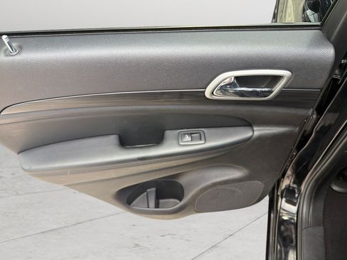 Used 2021 Jeep Grand Cherokee Laredo X RWD image 29