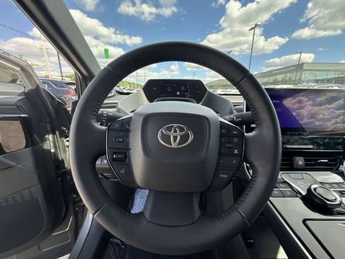 Used 2024 Toyota bZ4X AWD image 14