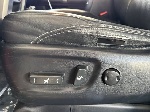 Used 2015 Toyota 4Runner Limited image 13